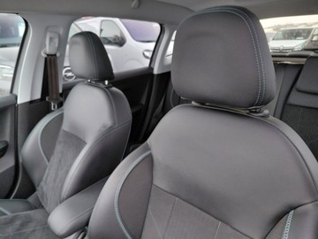 Peugeot 2008 I SUV Facelifting 1.2 PureTech 110KM 2019 Peugeot 2008 Kamera Panorama Alu PDC Sensor 1.2 Benzyna 110KM, zdjęcie 12