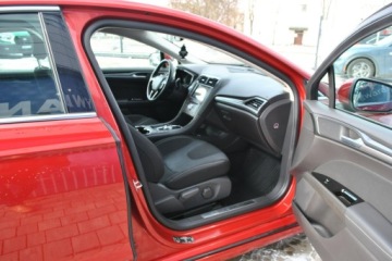 Ford Mondeo V Liftback Facelifting 2.0 EcoBlue 150KM 2020 Ford Mondeo Liftback Titanium 2,0EcoBlue 150KM A8, zdjęcie 23