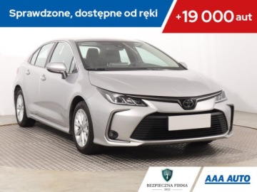 Toyota Corolla XII Sedan 1.5 VVT-i 125KM 2022 Toyota Corolla 1.5 VVT-i, Salon Polska