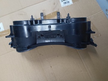 3T2920911H SKODA SUPERB 1.6 TDI PŘÍSTROJOVÁ DESKA BUDÍKY UK