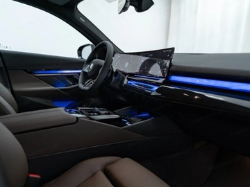 BMW Seria 5 G90-91 2025 BMW Seria 5 540d xDrive Sport Sedan 3.0 (303KM) 2025, zdjęcie 14