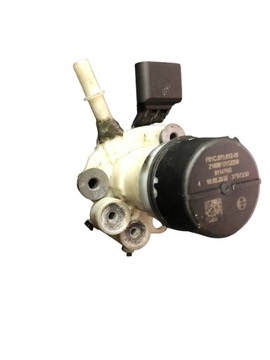 MERCEDES W205 ZBIORNIK POMPA ADBLUE F01C250151