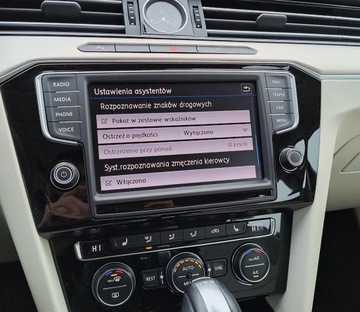 Volkswagen Passat B8 Variant 2.0 TSI BlueMotion Technology 220KM 2017 Volkswagen Passat 2.0 TSI 220KM Highline DSG, Salo, zdjęcie 19