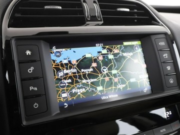 Jaguar XE Sedan 2.0 i4 180KM 2015 Jaguar XE 20d Pure Automat Klimatronik Nawigacja, zdjęcie 23