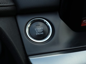 Mazda 6 III Sedan Facelifting 2016 2.5 SKYACTIV-G I-ELOOP 192KM 2017 Mazda 6 2.5 Skyactiv-G, Salon Polska, Serwis ASO, zdjęcie 17