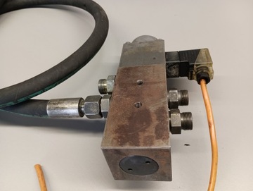 ГИДРАВЛИЧЕСКИЙ РАСПРЕДЕЛИТЕЛЬ ВИЛОЧНОГО ПОГРУЗЧИКА