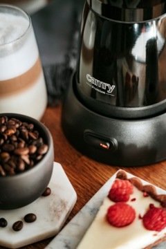 Электрическая кофеварка и дорожная кофеварка