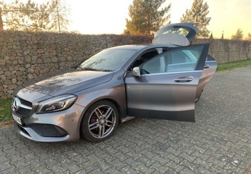 Mercedes Klasa A W176 Hatchback 5d Facelifting 180 122KM 2016 Mercedes-Benz Klasa A Mercedes-Benz Klasa A 180 7G-DCT AMG Line 1.6 Benzyna, zdjęcie 9