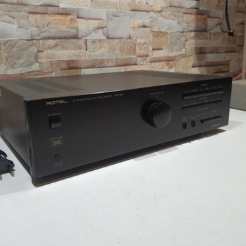 ПРЕДУСИЛИТЕЛЬ С ПРОЦЕССОРОМ ROTEL RSP-980