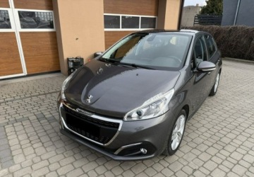Peugeot 208 I Hatchback 5d Facelifting 1.2 PureTech 82KM 2018 Peugeot 208 1,2 83KM Klimatyzacja Serwis 1.2 Benzyna 83KM, zdjęcie 12