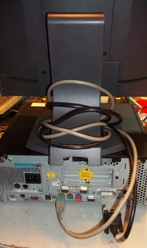 POS-кассовый компьютер с сенсорным монитором 15 дюймов.