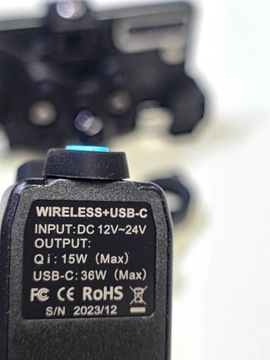 ДЕРЖАТЕЛЬ ТЕЛЕФОНА НА МОТОЦИКЛЕ С ИНДУКТИВНЫМ ЗАРЯДНЫМ УСТРОЙСТВОМ 15 ВТ ИДЕАЛЬНО ДЛЯ ВНЕДОРОЖЬЯ