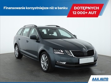 Skoda Octavia 1.5 TSI, Salon Polska