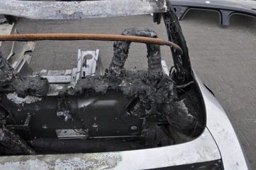 BMW Z4 E85 Кабрио ремень заднего заднего крыла левого квартала вправо справа