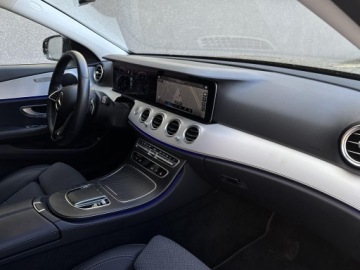 Mercedes Klasa E W213 Limuzyna Facelifting 2.0 220d 200KM 2023 Mercedes-Benz E 220 AMG Line/4Matic/Highbeam/MBUX/, zdjęcie 15