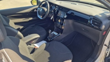 DS 3 Cabrio Facelifting 2015 (Citroen) 1.2 VTi PureTech 82KM 2015 Citroen DS3 89tys Km bezwypadek, zdjęcie 14