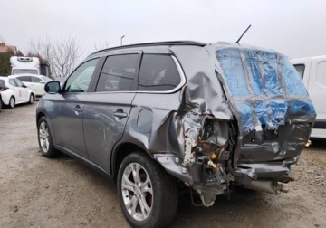 Mitsubishi Outlander III 2013 Mitsubishi Outlander 2013r, 2.0 Benzyna. 4x4. AUTOMAT Uszkodzony tyl i lek, zdjęcie 3