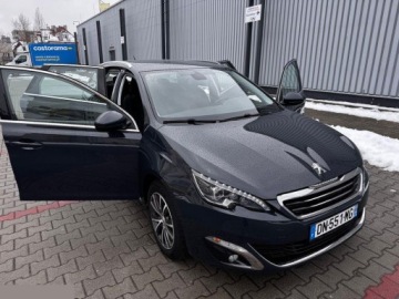 Peugeot 308 II SW 1.2 PureTech 130KM 2016 Peugeot 308 1.2 PureTech 130KM GPF Stop &amp; Start Allure Business-Paket 2016r, zdjęcie 2
