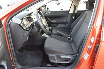Volkswagen Polo V Hatchback 3d Facelifting 1.0 75KM 2017 Volkswagen Polo SalonPL 75KM MPI Trendline Pakiety Czujniki x2 Klimatyzajc, zdjęcie 25