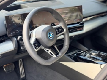 BMW Seria 5 G90-91 2026 BMW Seria 5 530e xDrive Sport Sedan 2.0 (299KM) 2026, zdjęcie 6