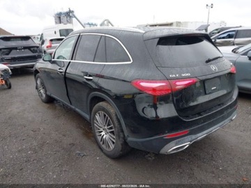 Mercedes GLC C254/X254 2024 Mercedes-Benz GLC 300 4Matic 2024 2.0l 2.0 Benzyna 255KM, zdjęcie 3