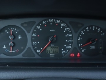 Citroen C5 II Hatchback 1.8i 16V 116KM 2004 Citroen C5 1.8 16V , Salon Polska, GAZ, HAK, zdjęcie 10