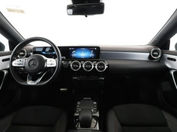 Mercedes CLA C118/X118 Shooting Brake AMG 2.0 35 AMG 306KM 2020 Mercedes CLA 35 AMG 4x4 automat full LED, zdjęcie 14