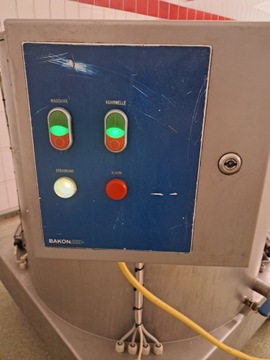 Бак для плавления Bakon для плавления шоколада.