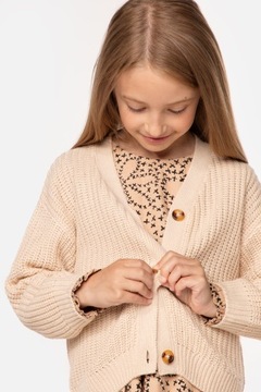 Sweter dla dziewczynki beżowy roz.122 Coccodrillo