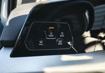 Volkswagen Golf VIII Hatchback 1.5 TSI EVO 150KM 2024 Volkswagen Golf Life Pakiety, ACC, Podgrzewane fotele, Kamera, Bezwypadko, zdjęcie 18