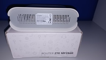 Wi-Fi роутер ZTE MF286R белый