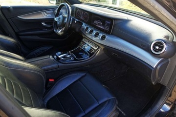 Mercedes Klasa E W213 Limuzyna 2.0 220d 194KM 2016 Mercedes-Benz Klasa E Panorama Skora HeadUp AMG InteriorExterior Tempo, zdjęcie 18