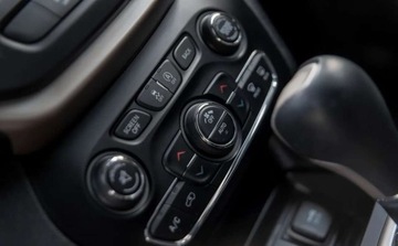 Jeep Cherokee V Terenowy 2.0 MJD 170KM 2014 Jeep Cherokee Jeep Cherokee 2.0 Multijet Active Drive II Automatik Limited, zdjęcie 11