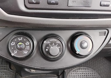 Toyota Yaris IV 2020 Toyota Yaris 2020r, SALONOWA. 1.0 LPG. Uszkodzony lewy przod. Jezdzi., zdjęcie 15