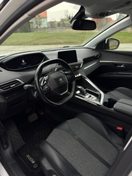 Peugeot 5008 2019 PEUGEOT 5008 1.2 PureTech Allure S&amp;S EAT8 130KM 2019r Automat Kombi, zdjęcie 4