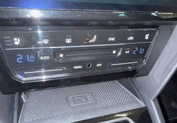 Volkswagen Passat B8 Variant Facelifting 2.0 TDI SCR 150KM 2022 Volkswagen Passat Unikatowe wyposazenie - Masaze - 4 kamery - LED Matrix -, zdjęcie 28