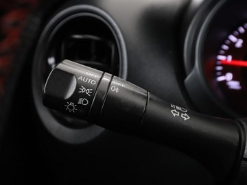Nissan Juke I 2014 Nissan Juke alcantara klima auto kamera i czujniki, zdjęcie 32