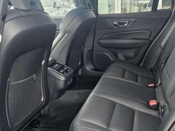 Volvo V60 II  Kombi Facelifting 2.0 B4 197KM 2025 VOLVO V60 B4 Core Combi 2.0 197KM 2025, zdjęcie 9