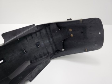 Suzuki Bandit GSF 600 95-99 крепление наливной пластины крыла