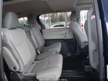 Toyota Sienna III 2024 Toyota Sienna Le, 2024r., 4x4, 2.5L 2.5 Benzyna 189KM, zdjęcie 9