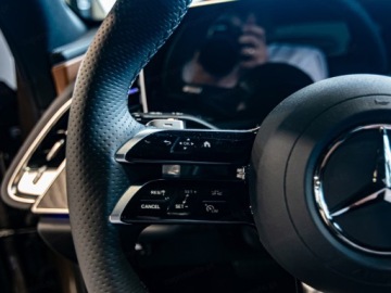 Mercedes Klasa E W214 Sedan 2.0 200 204KM 2025 MERCEDES-BENZ E Klasa 200 AMG Sedan 2.0 (204KM) 2025, zdjęcie 8