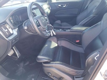 Volvo S60 III Sedan 2.0 T5 250KM 2020 Volvo S60 T5 R-Design 2020 2.0l 2.0 Benzyna 250KM, zdjęcie 7