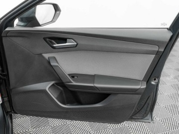 Seat Leon IV Hatchback 1.5 eTSI (MHEV) 150KM 2022 Seat Leon 1.5 TSI Style Podgrz.f I kier 2 stref, zdjęcie 31