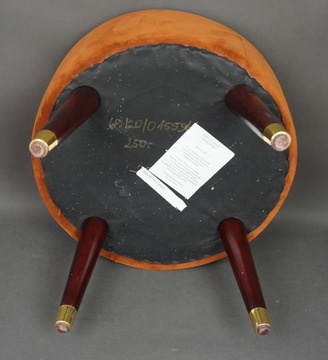 Стилизованный пуф середины века.