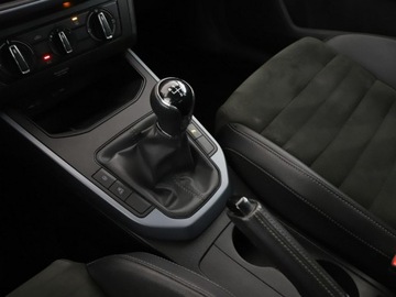 Seat Arona Crossover 1.0 EcoTSI 95KM 2020 Seat Arona Navi Kamera cofania Klimatyzacja, zdjęcie 28