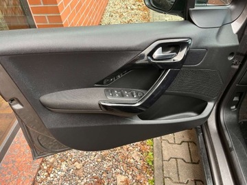 Peugeot 2008 I SUV Facelifting 1.2 PureTech 82KM 2019 Peugeot 2008 1.2 benzyna 83 KM zarejestrowany w PL zadbany mozliwa zam, zdjęcie 18