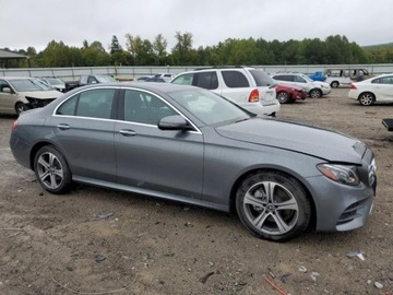 Mercedes Klasa E W213 2018 Mercedes-Benz Klasa E 2018 MERCEDES-BENZ E 300 4MATIC 2.0 Benzyna 241KM, zdjęcie 1