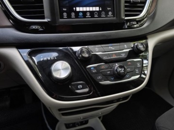 Chrysler Pacifica II 2018 chrysler pacifica Instalacja gazowa LPG, Mały przebieg, 7 osób, Touring+, zdjęcie 27