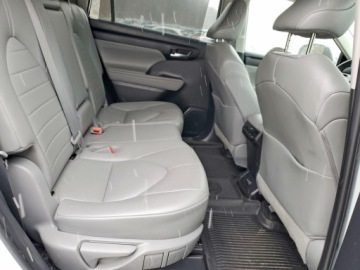 Toyota Highlander III 2022 Toyota Highlander XLE 2022 3.5 Benzyna 295KM, zdjęcie 11