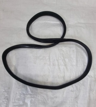 Уплотнитель задней левой двери Ford Fiesta MK8 5D